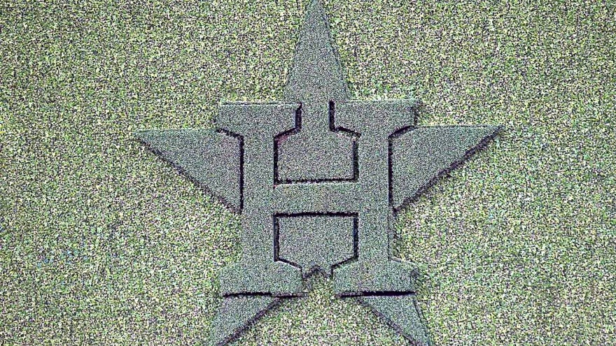 Astros add catching depth with latest signing