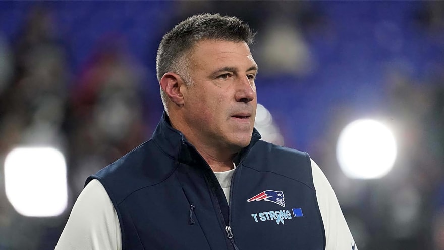 Patriots’ Mike Vrabel doubles up Ben Johnson in Coach of the Year survey