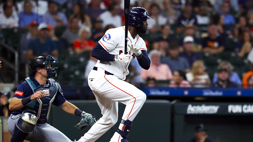 Astros news: Yordan Alvarez breaks 5-game homer-less drought with centerfield moonshot