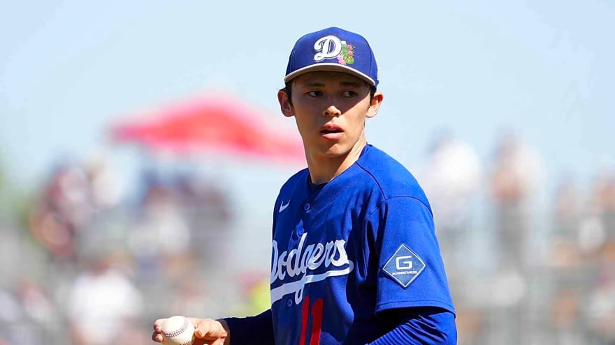 Dodgers’ Dave Roberts backs Roki Sasaki after difficult spring training outing vs. Guardians
