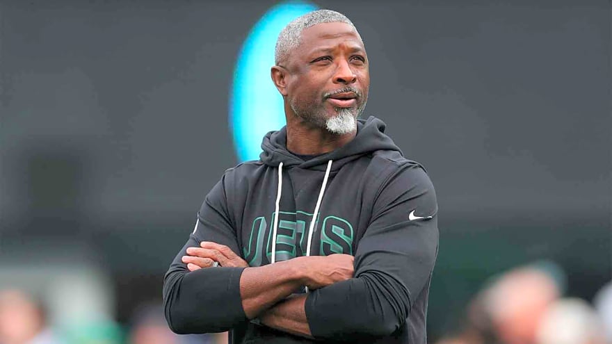 Jets’ Aaron Glenn drops Woody Johnson take after embarrassing loss to Patriots