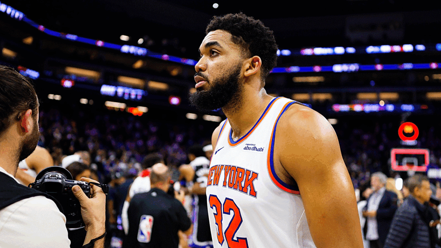 Knicks’ Mike Brown reveals halftime conversation with Karl-Anthony Towns after Suns loss