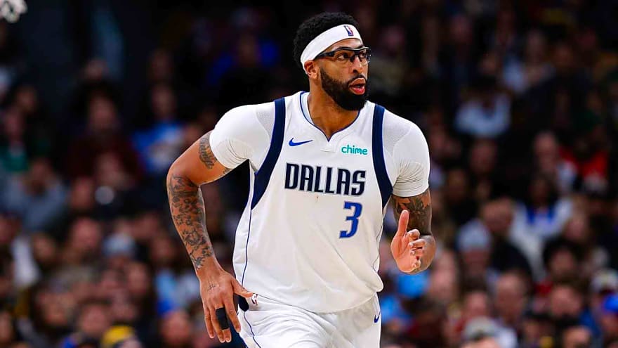 Mavericks’ Anthony Davis is sending an urgent reminder to the NBA without saying a word