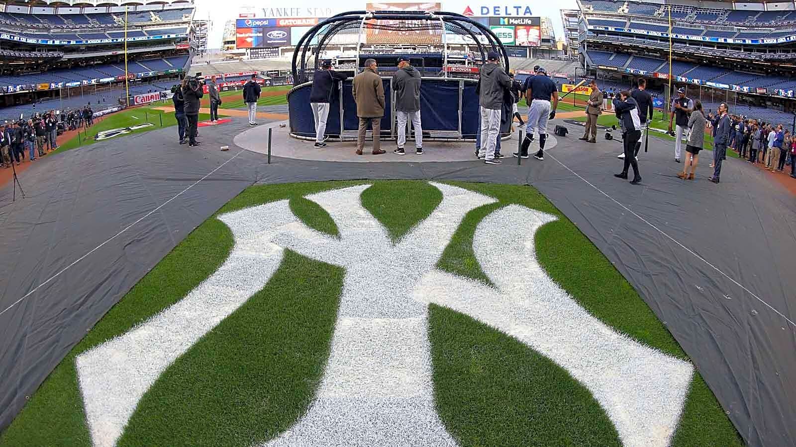 Yankees announce 2 roster moves as spring training continues