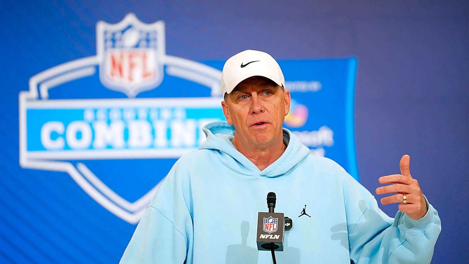 Browns hire 2 ex-NFL players to coaching staff