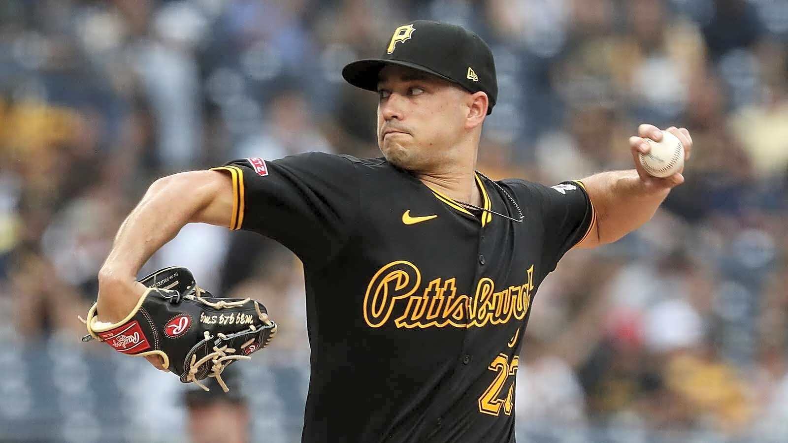 Padres add depth with ex-Mariners, Pirates pitcher