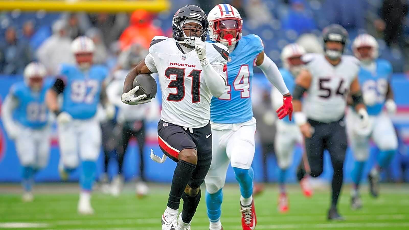 Dameon Pierce clears waivers after Texans release