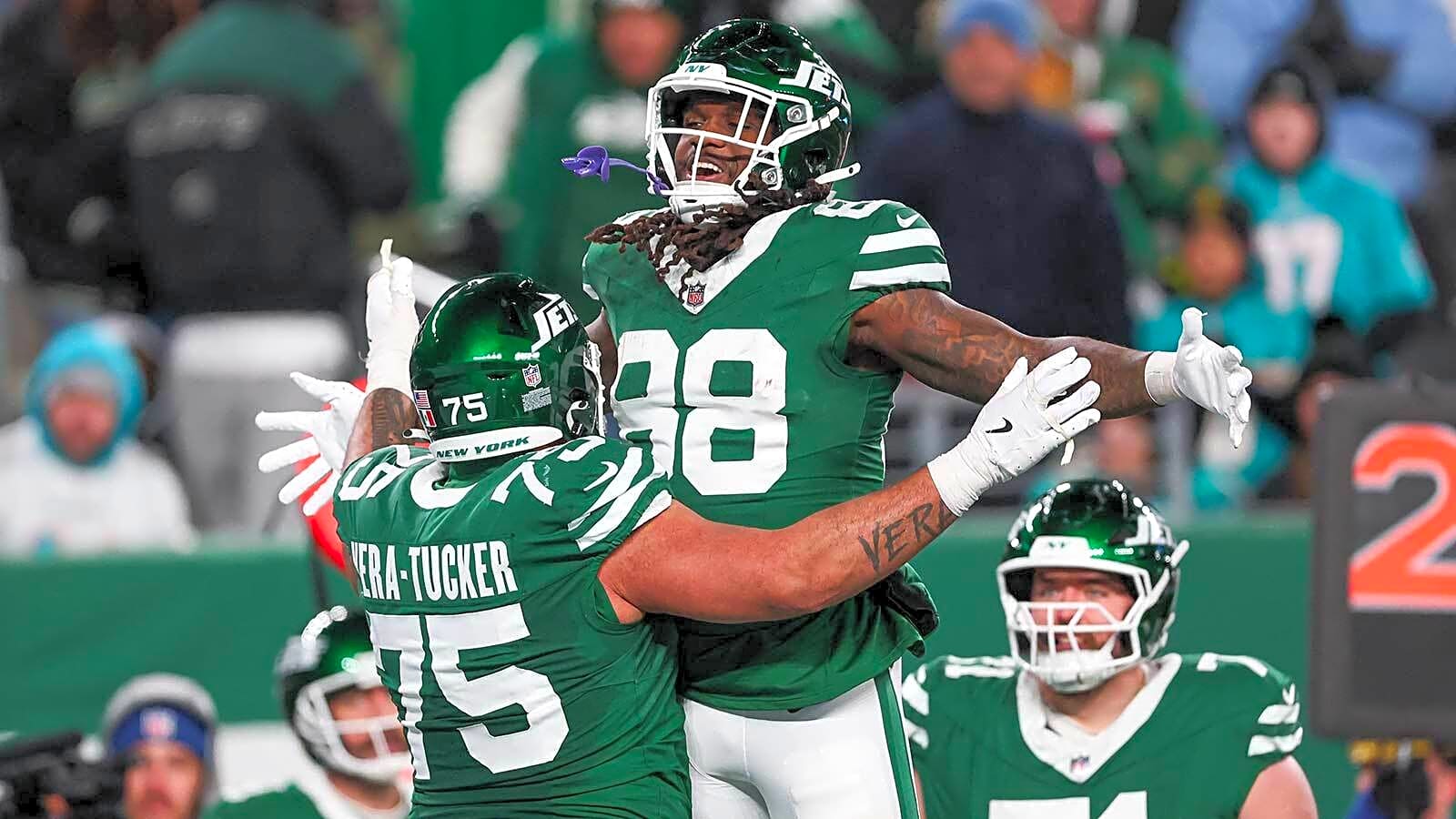 Cardinals sign ex-Jets TE as Trey McBride backup