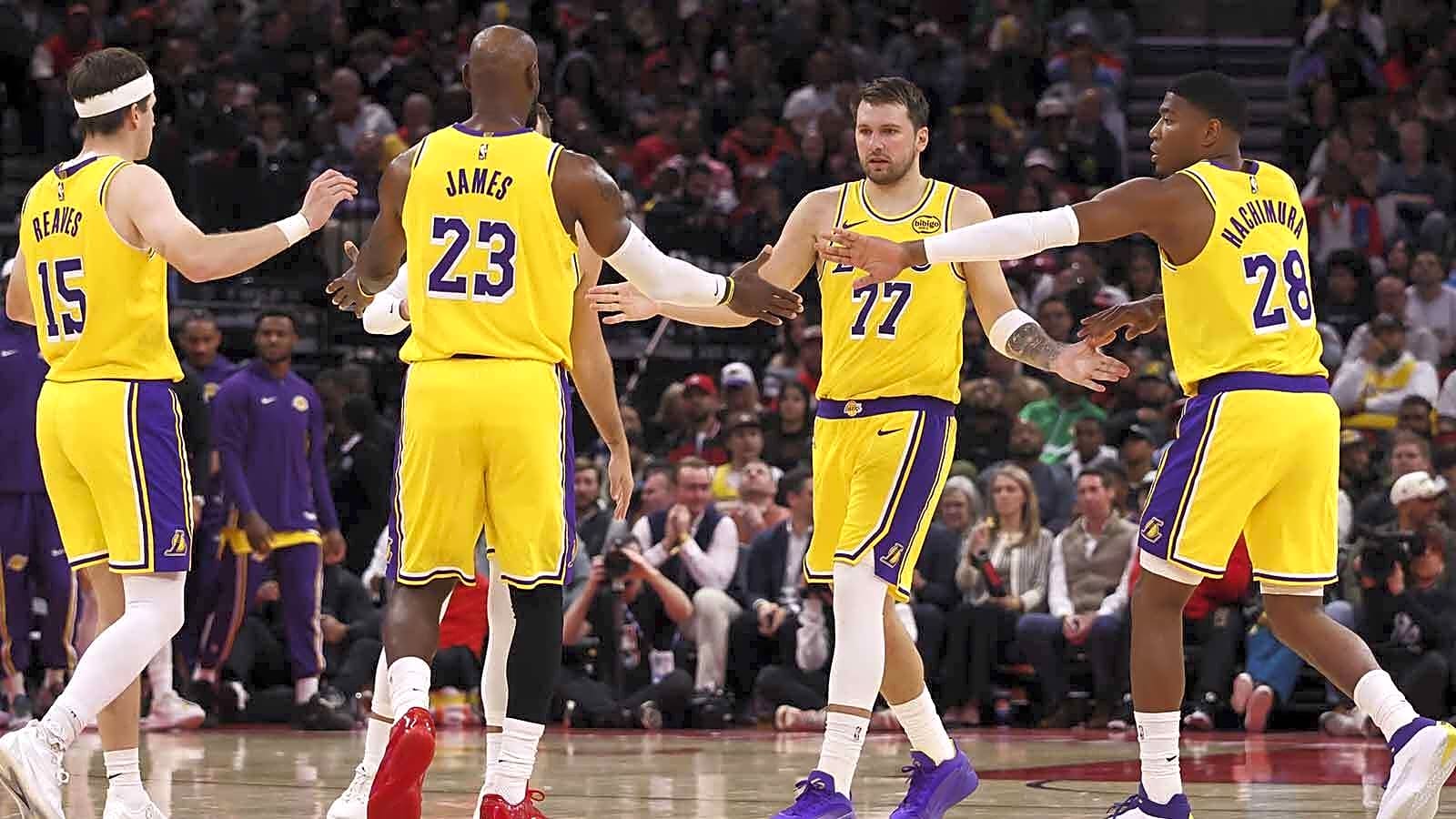 Lakers clinch playoff berth for fourth season in a row