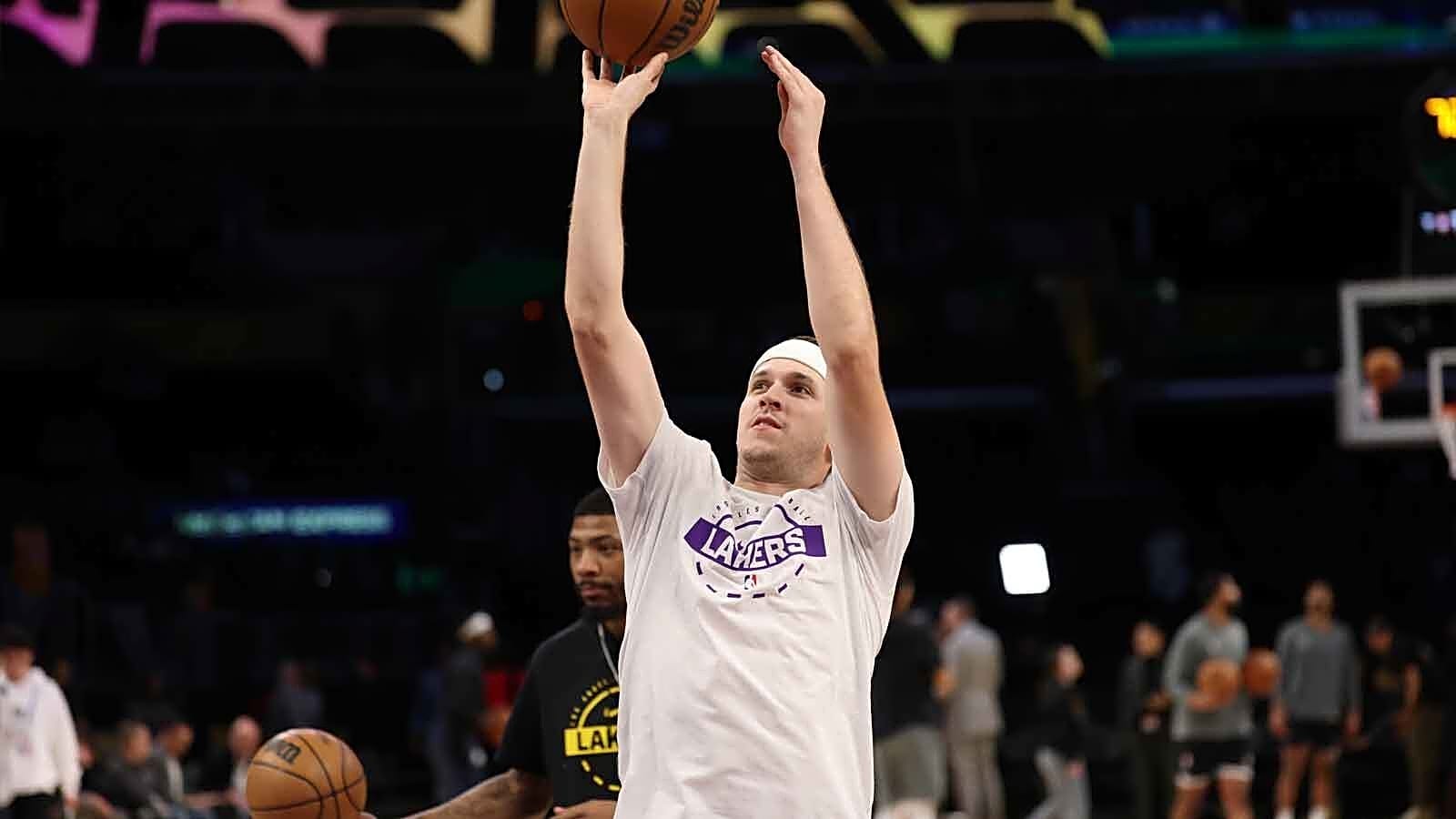 Lakers’ Austin Reaves stuns crowd after posterizing Thunder players