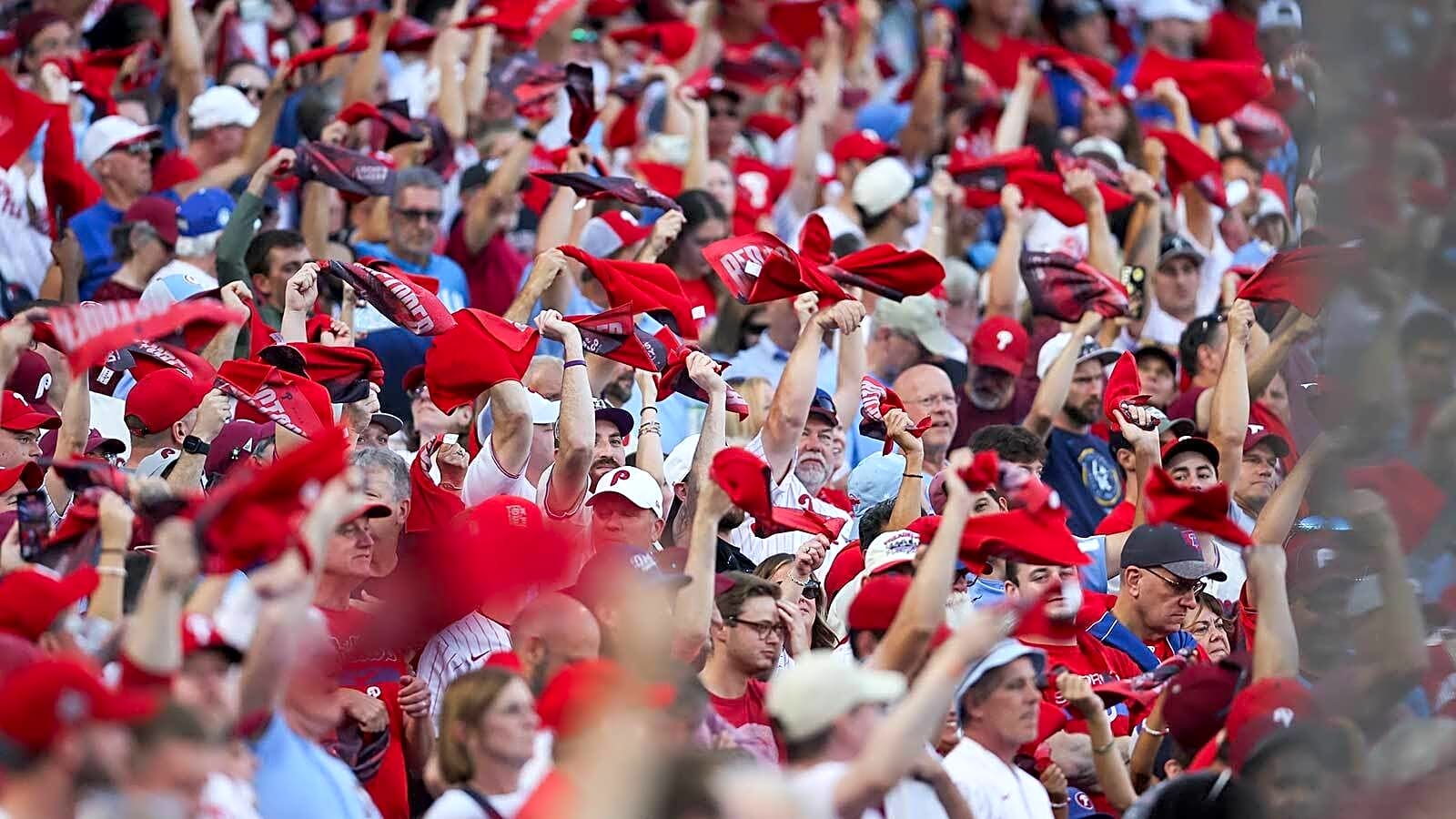 Phillies invite 2 intriguing players to spring training