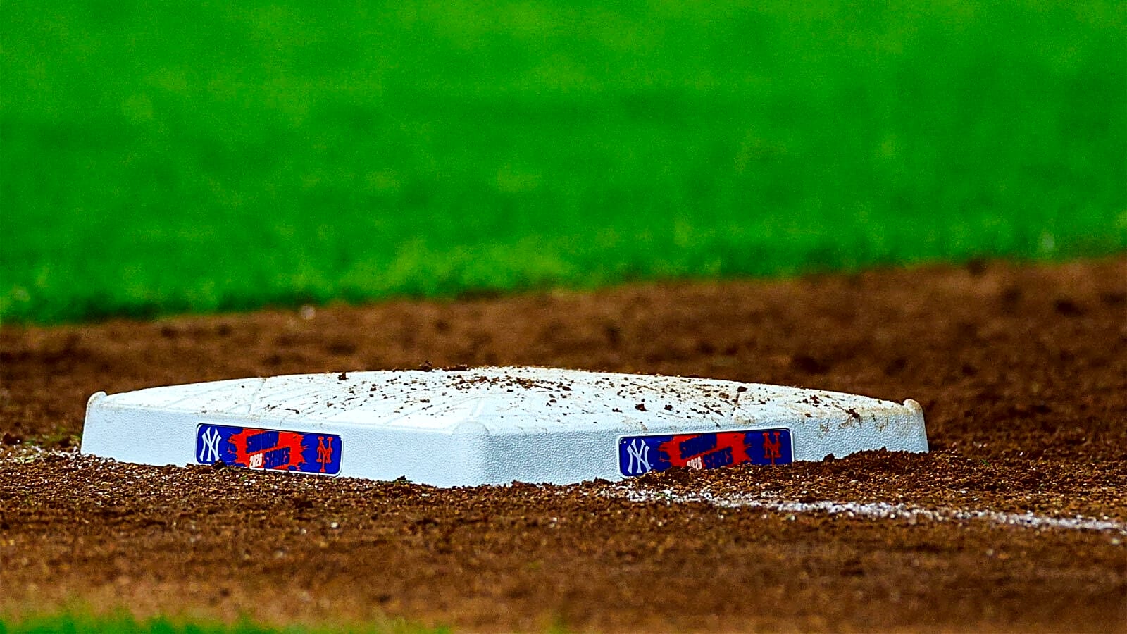 Mets announces 2 roster moves before Marlins clash