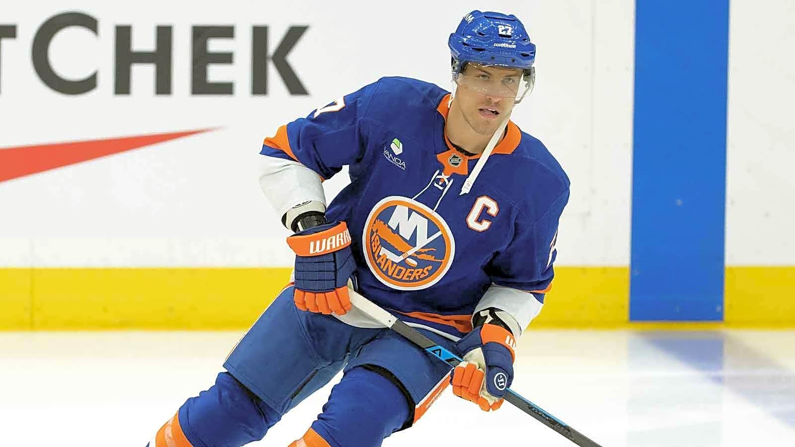 Anders Lee defends Islanders’ effort after blowout Canadiens loss