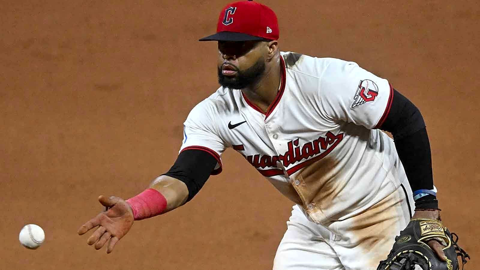 Diamondbacks’ Carlos Santana playing in WBC despite insurance issues