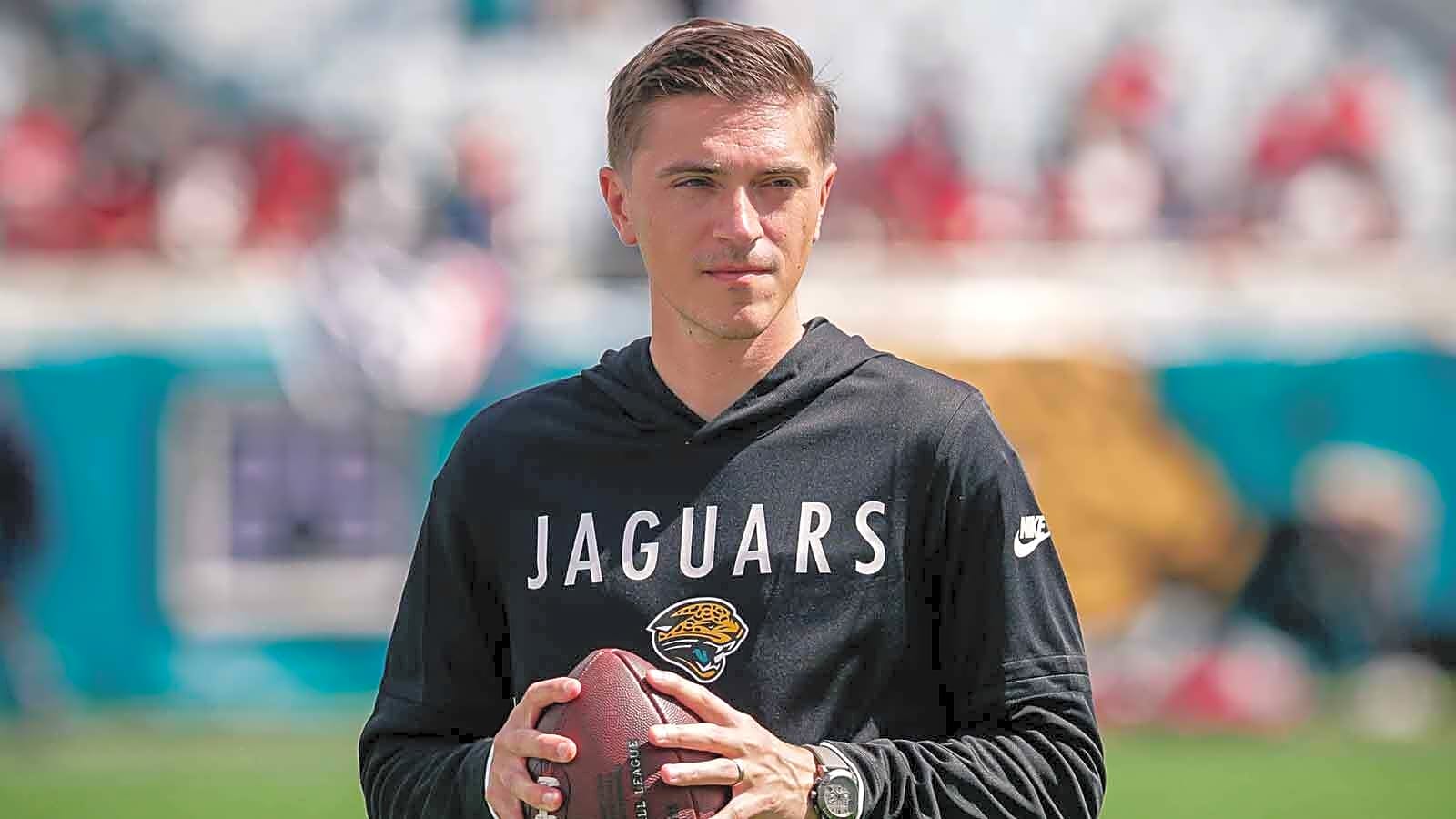 Jaguars cut Nick Mullens after making Quinn Ewers trade