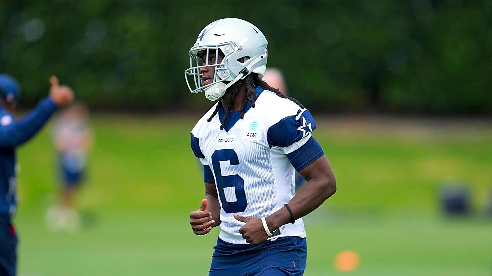 Dez Bryant gives Cowboys rookie ‘certified’ stamp of approval
