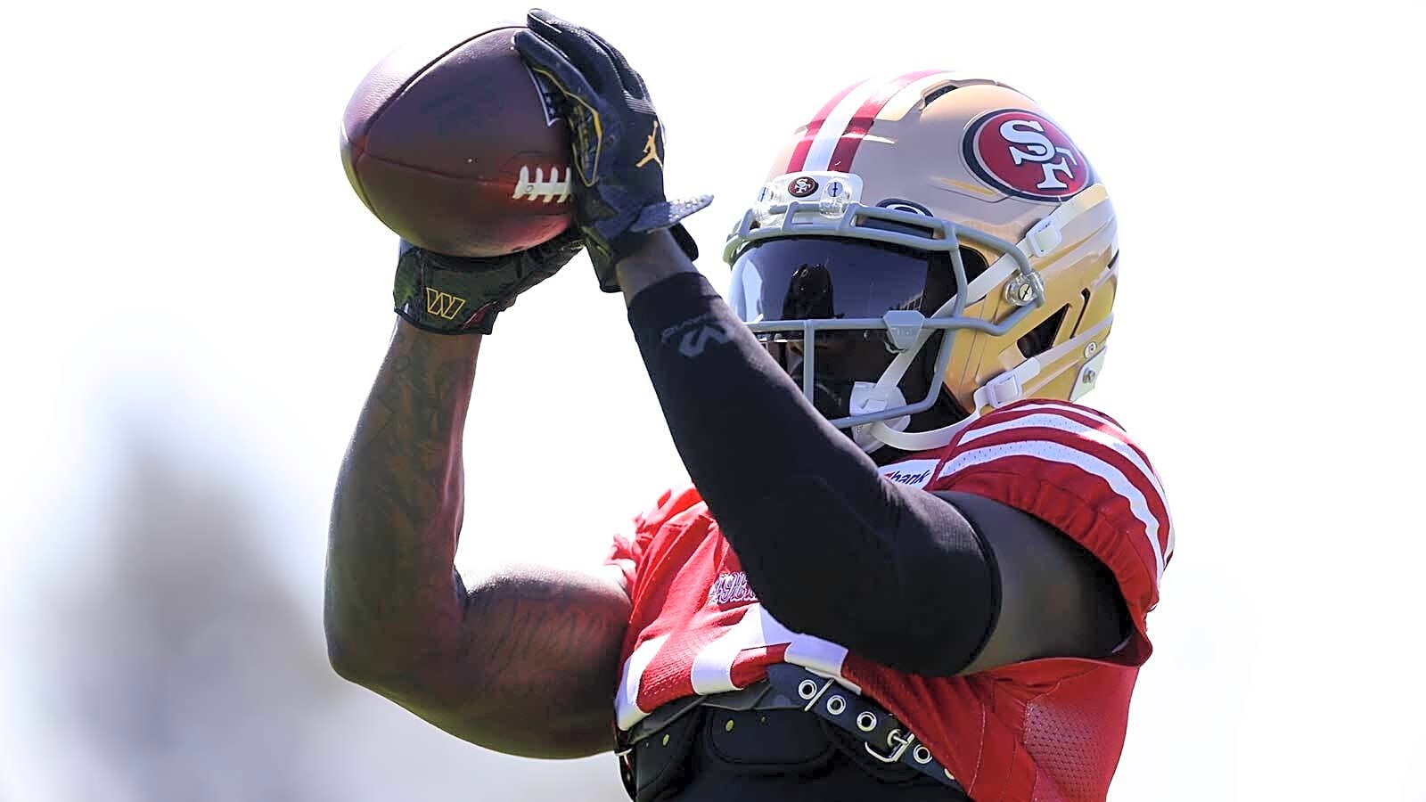 Deebo Samuel officially gets No. 19 back with 49ers