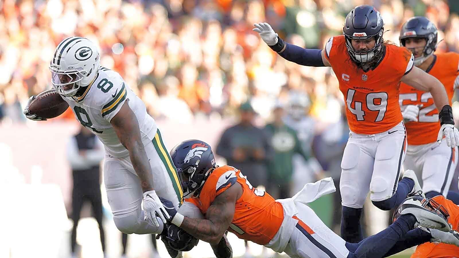 Broncos cut Dre Greenlaw after re-signing Alex Singleton