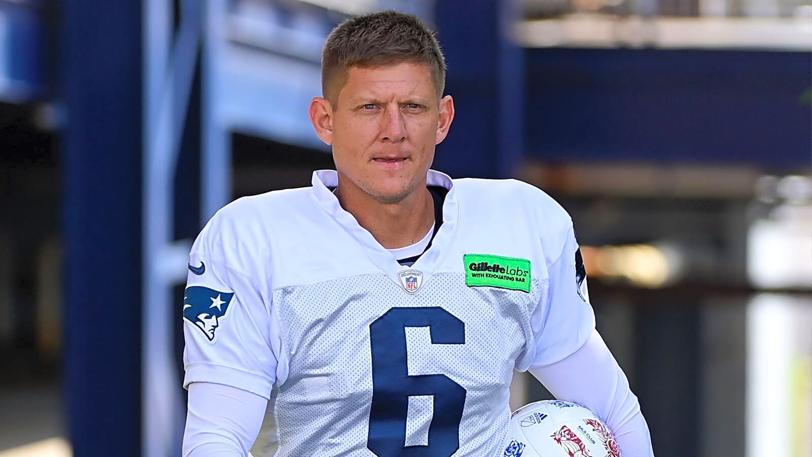 Falcons sign veteran kicker after disastrous 2025 kicking season