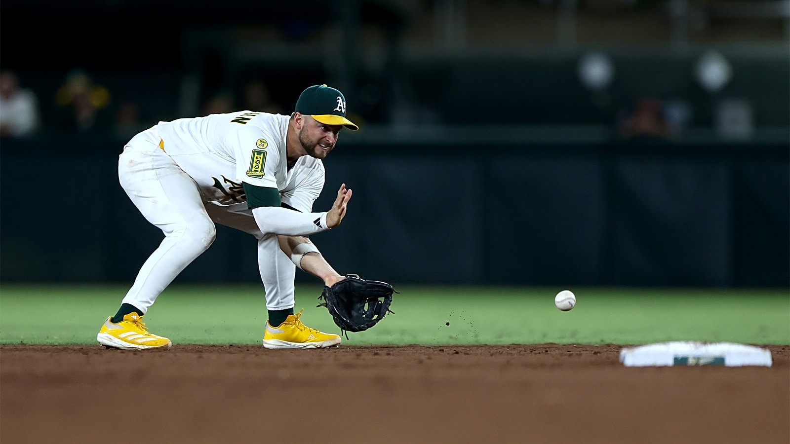 Yankees snag intriguing bench piece in Athletics trade