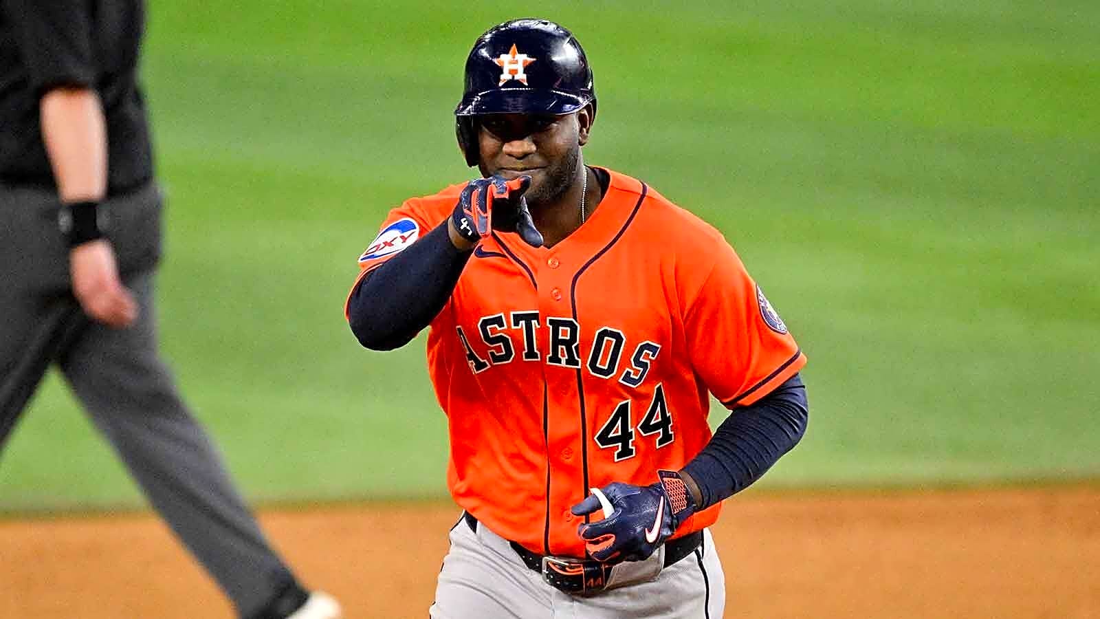 Astros GM shuts down Yordan Alvarez trade chatter