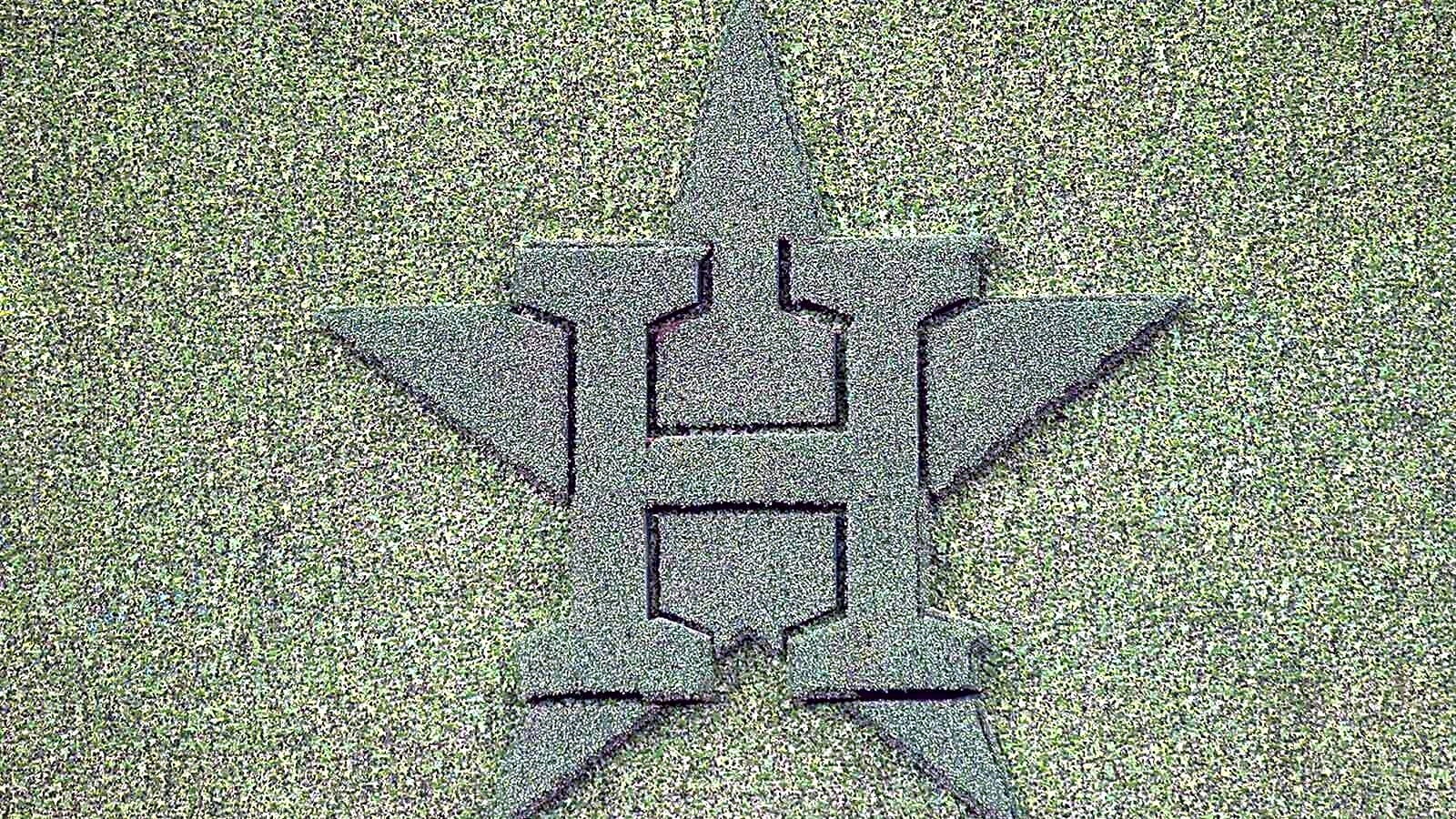 Astros add catching depth with latest signing