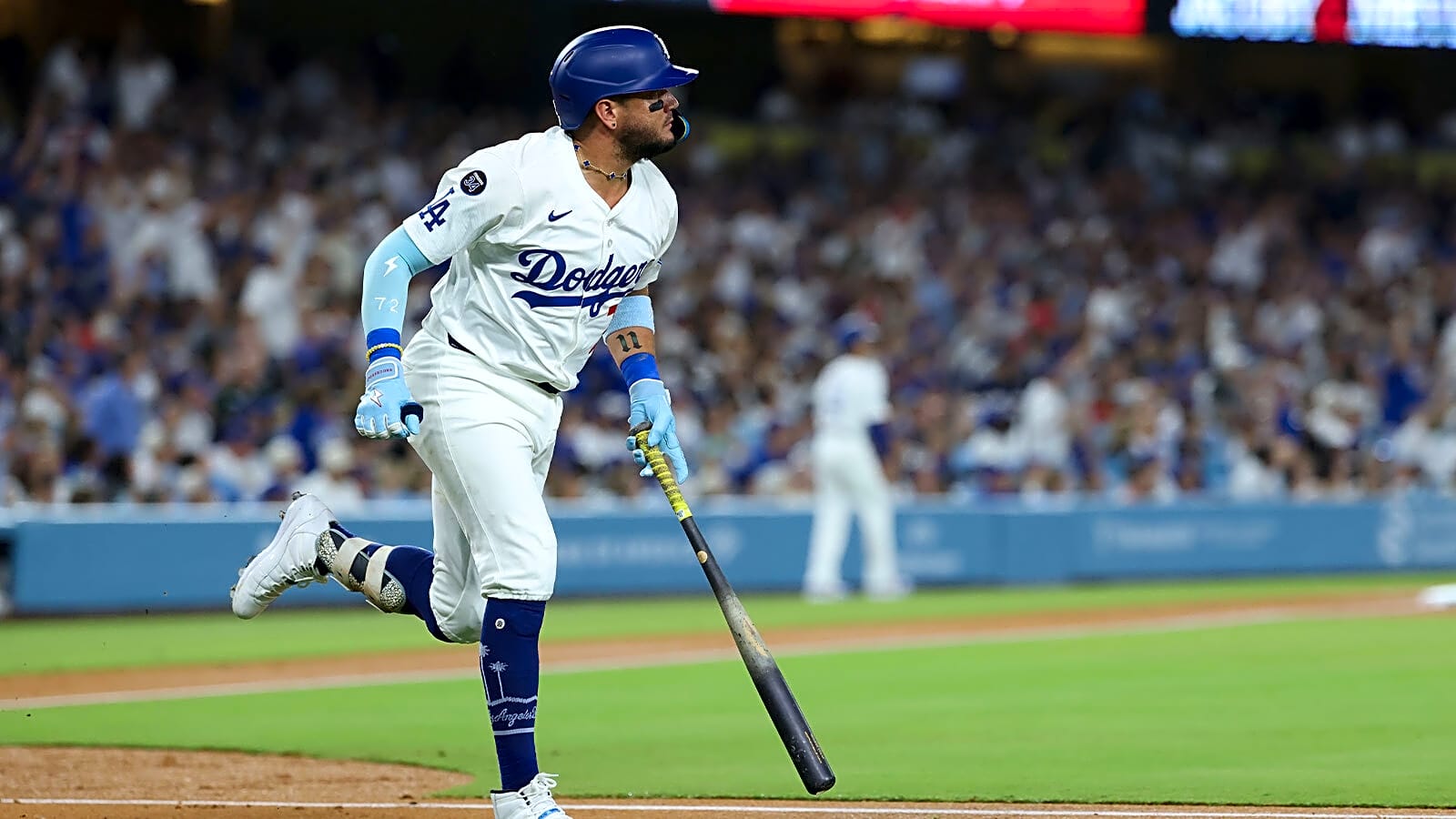 Dodgers’ Miguel Rojas finally gets 1st LA bobblehead giveaway