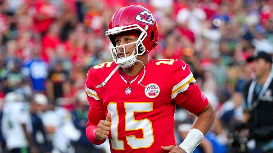 Chiefs’ Patrick Mahomes joins Backstreet Boys at Sphere