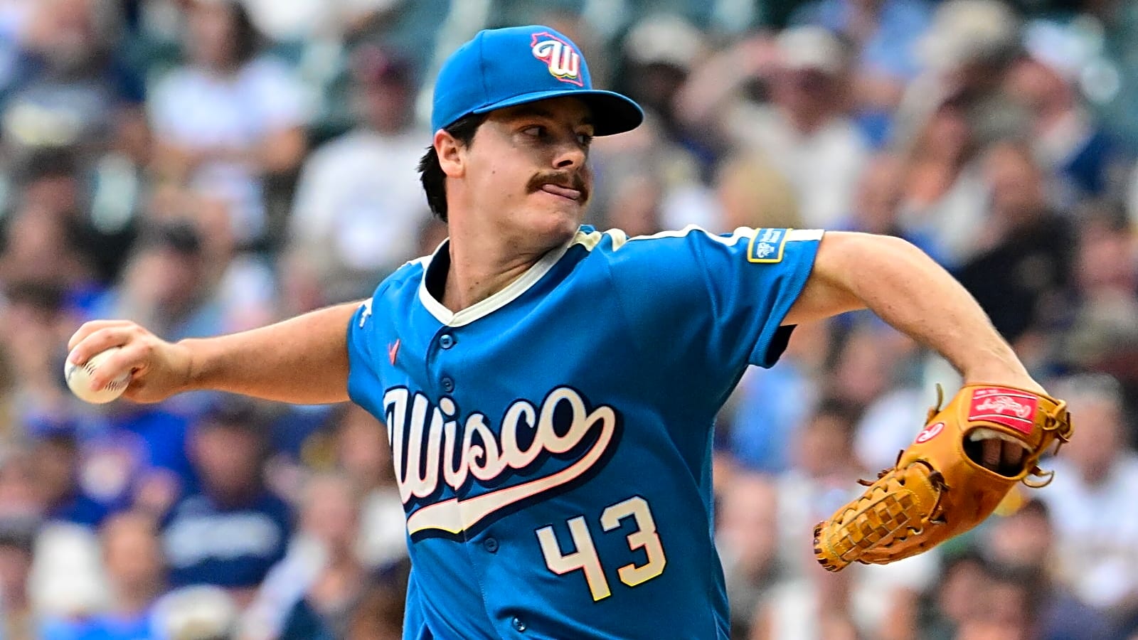 Logan Henderson Compliments Misiorowski Perfectly for Brewers