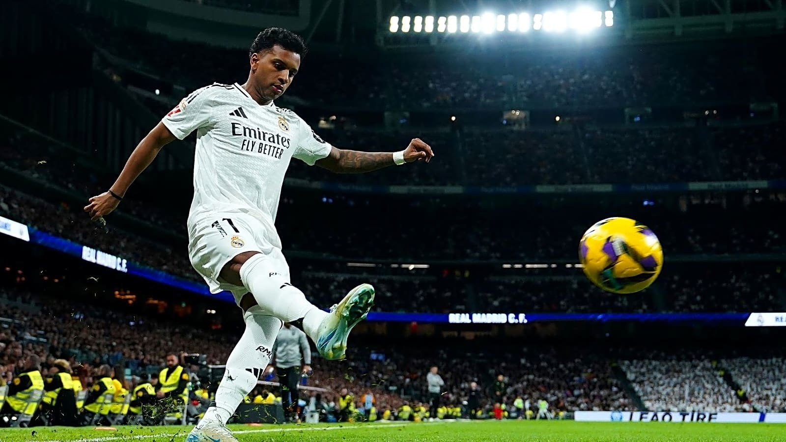 Report claims Barcelona are now eyeing shock move for €90m-rated player Jude Bellingham called ‘most gifted’