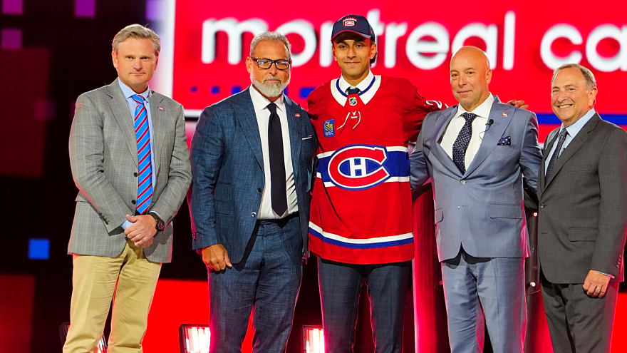 Two points for Michael Hage in crushing win over Penn State