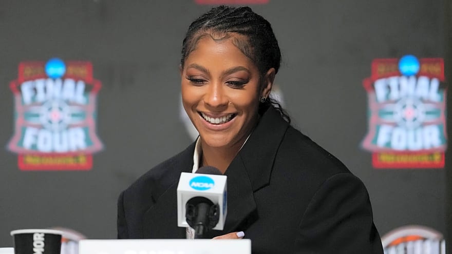 Candace Parker kept botching Warriors player’s name during play-in game