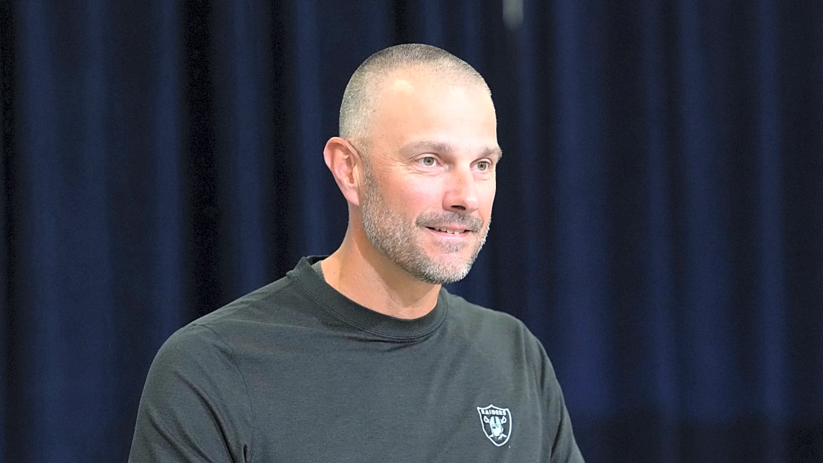 Raiders GM makes big admission about likely Geno Smith, Fernando Mendoza decisions