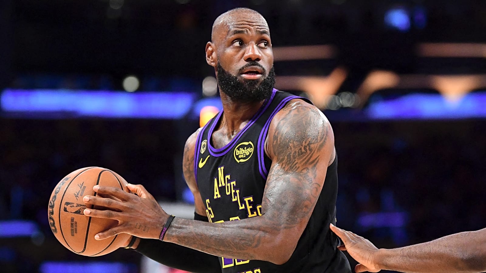 LeBron James makes final, stunning free-agency decision