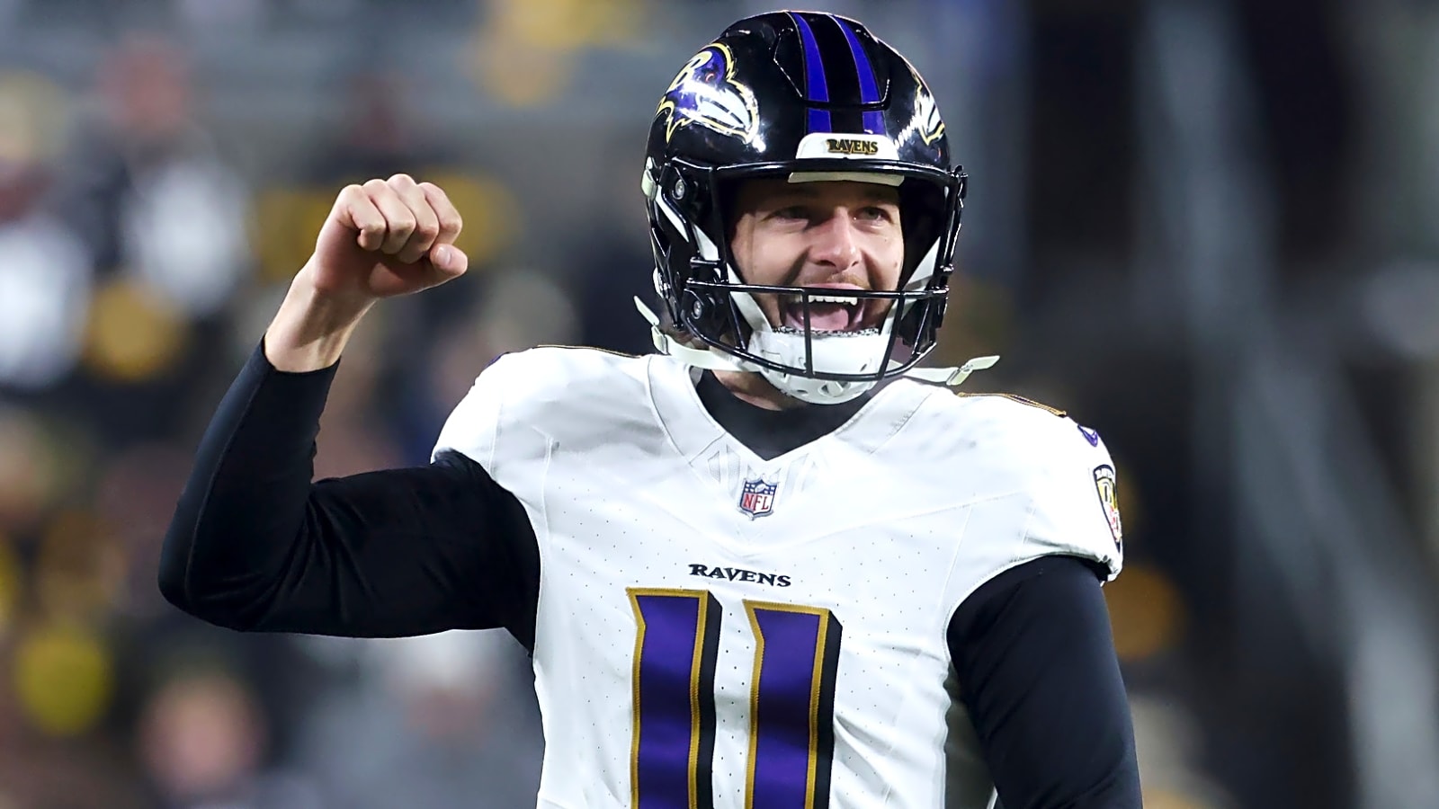 Giants agree to record-breaking deal for punter Jordan Stout