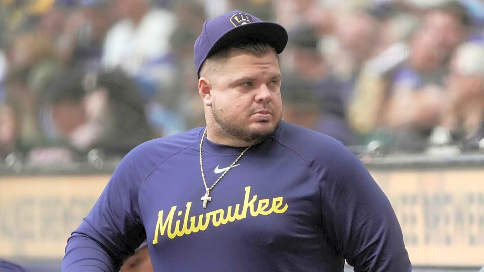Daniel Vogelbach stars at Brewers’ parade with drunken rendition of ‘Stacy’s Mom’
