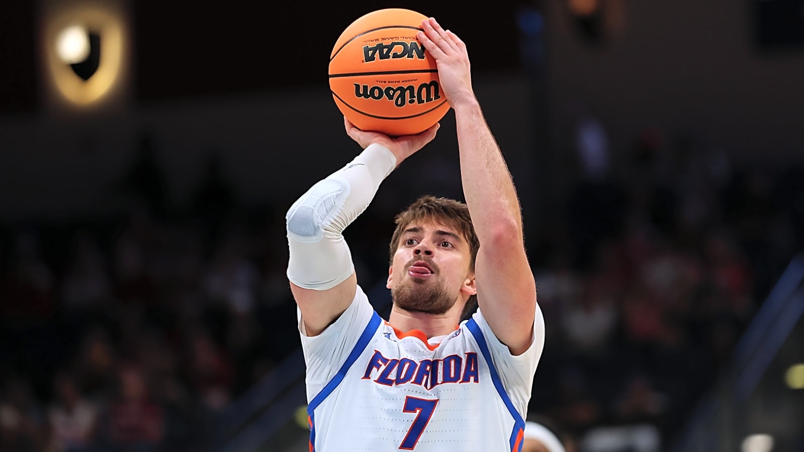 No. 16 Florida keeps rolling, grabs fifth straight victory in blowout win over LSU