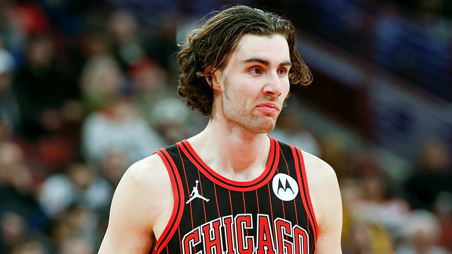 Josh Giddey makes more Bulls history with triple-double in win 