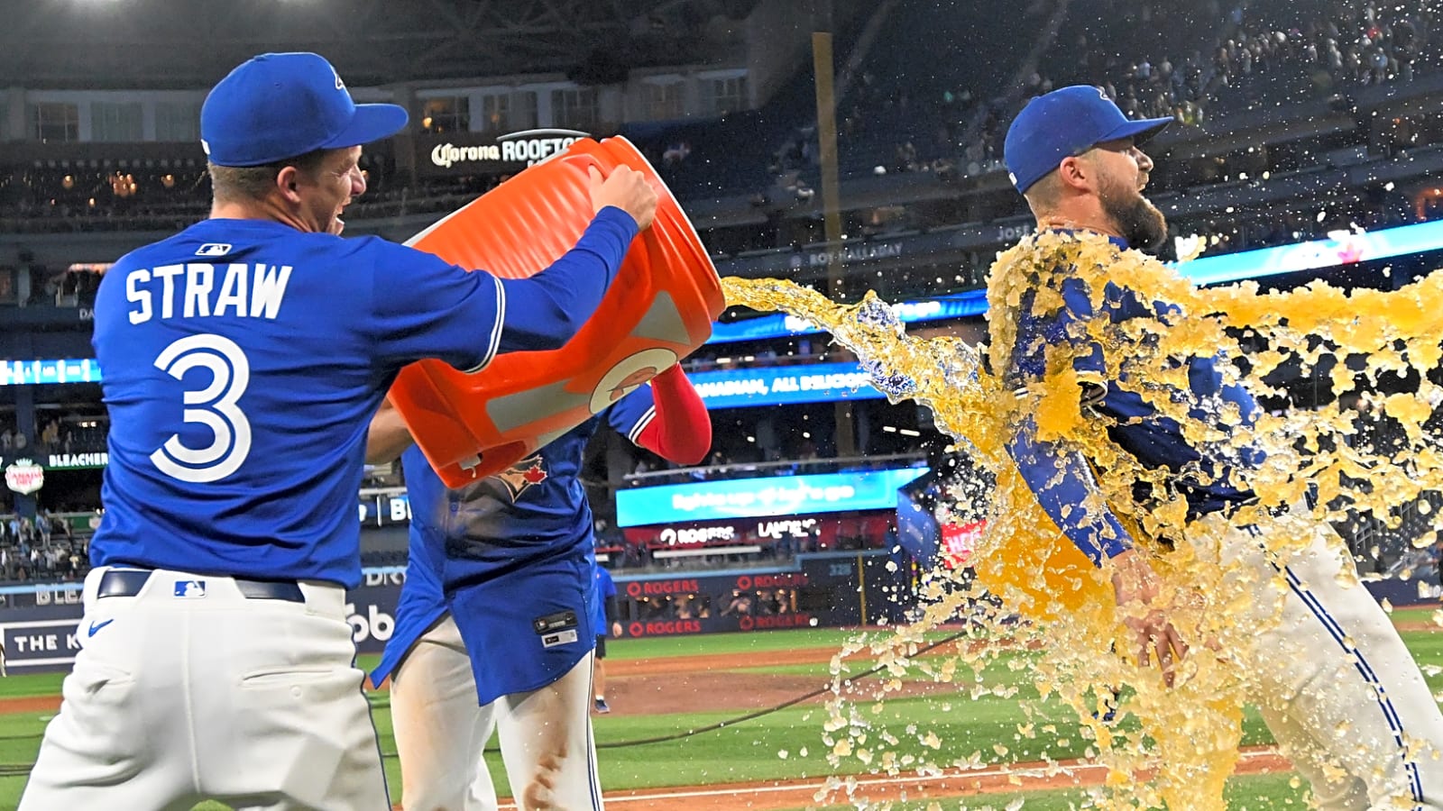 Watch: Blue Jays complete sweep of Padres with walk-off win