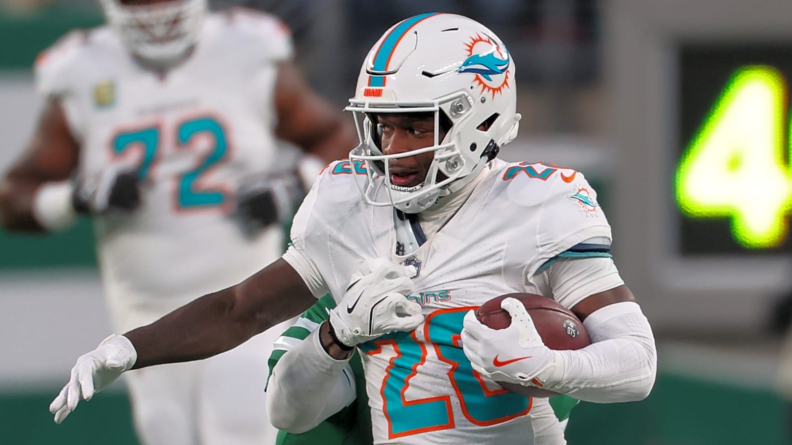 De'Von Achane's injury adds to concerns for Dolphins offense