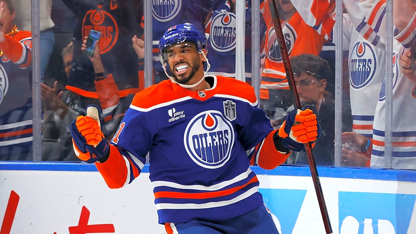 Evander Kane Fires Shots in First Fiery Interview as a Canuck Over Oilers Controversy