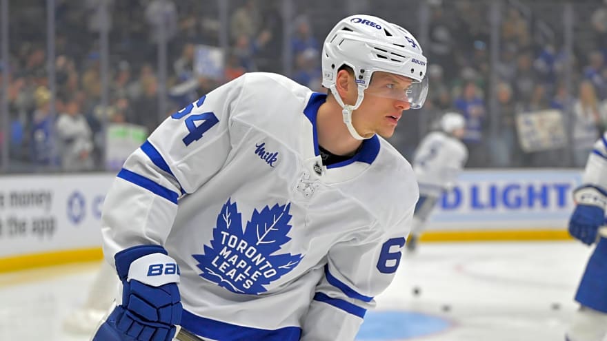 Maple Leafs suspend center David Kampf without pay