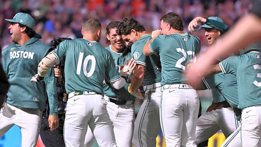 Red Sox get another walk-off win while wearing 'Green Monster' uniforms