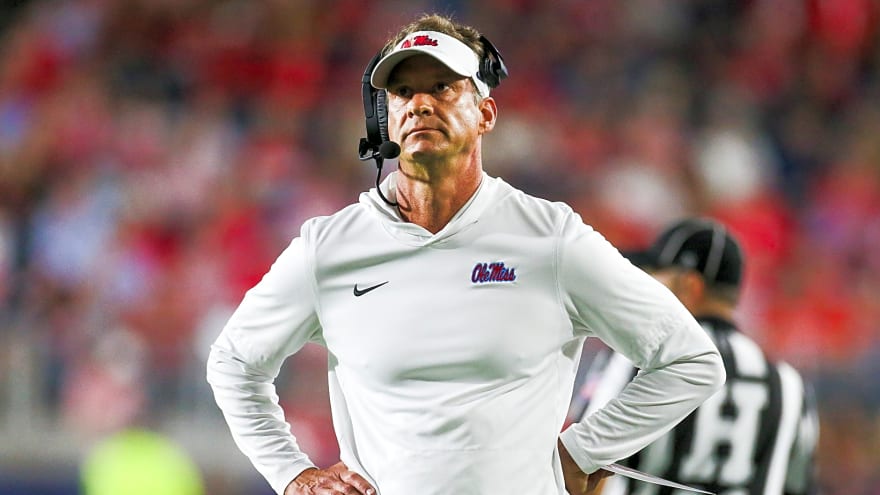 LSU reportedly preparing massive offer for Lane Kiffin