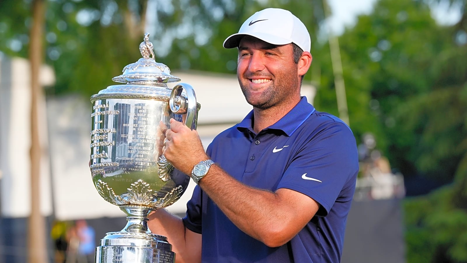 Watch: Scottie Scheffler has trophy mishap after PGA win