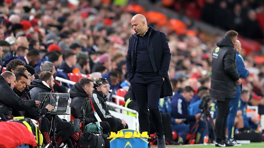 ‘Liverpool are internally discussing…’ – Romano relays Slot update amid ‘difficult’ situation