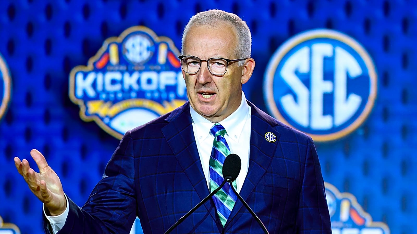 SEC adopts strict policy amid influx of pro players trying to return to college