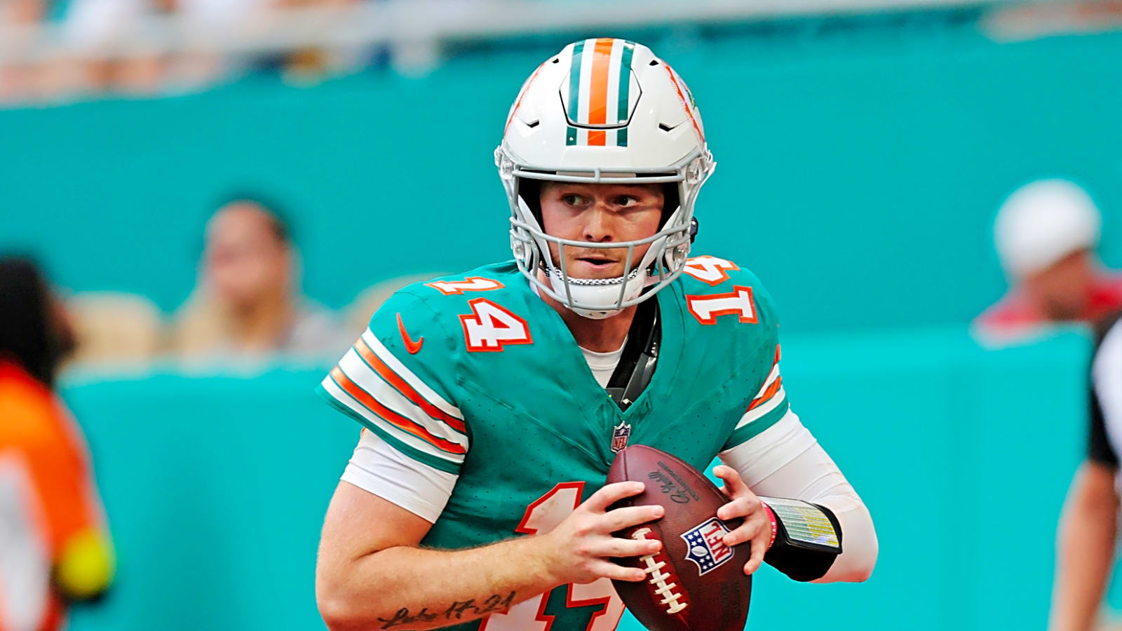 AFC Notes: Quinn Ewers, Rhamondre Stevenson, Dolphins, Jets, Patriots