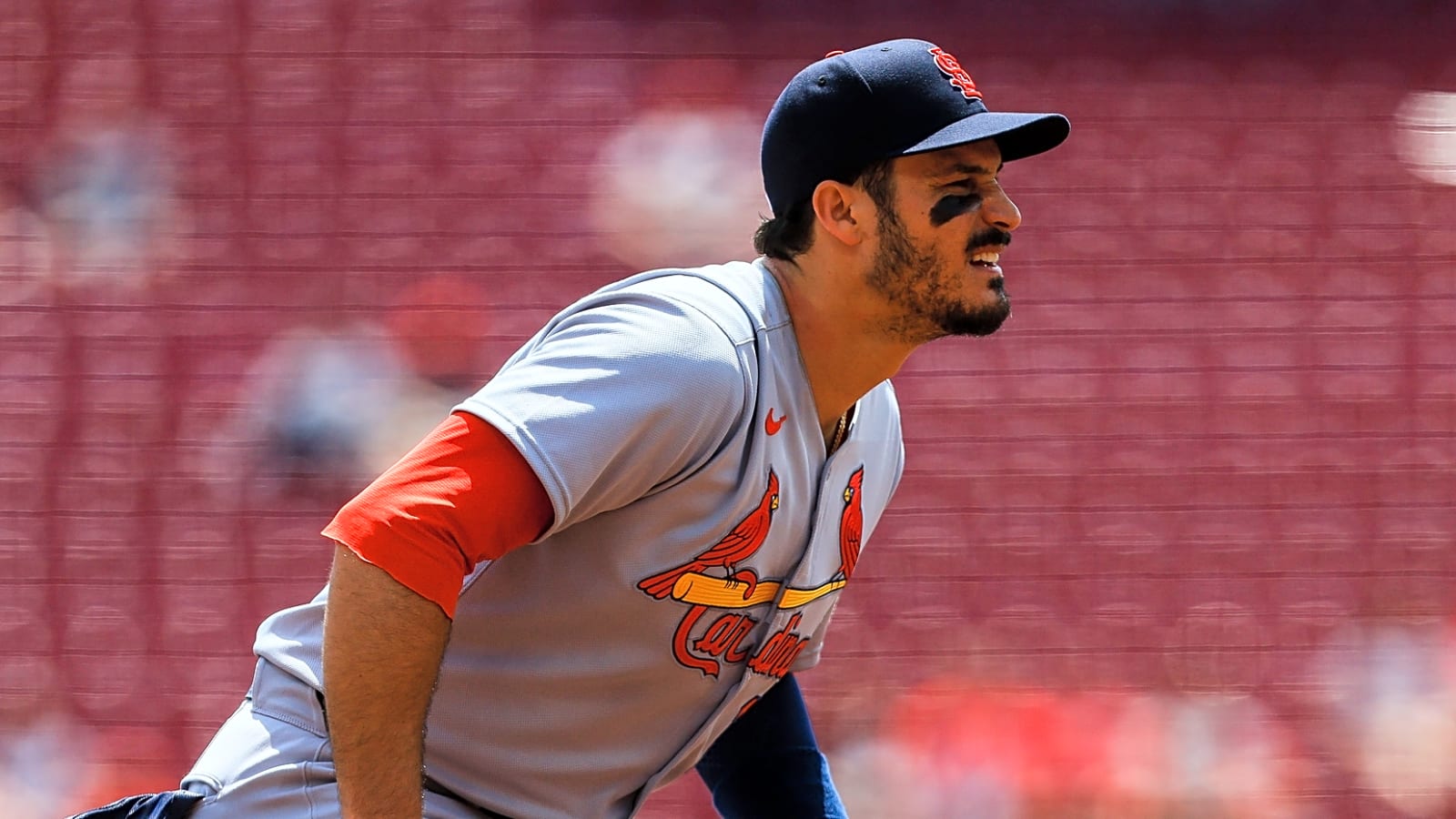Watch: Cardinals&#39; Nolan Arenado makes incredible catch while falling into stands