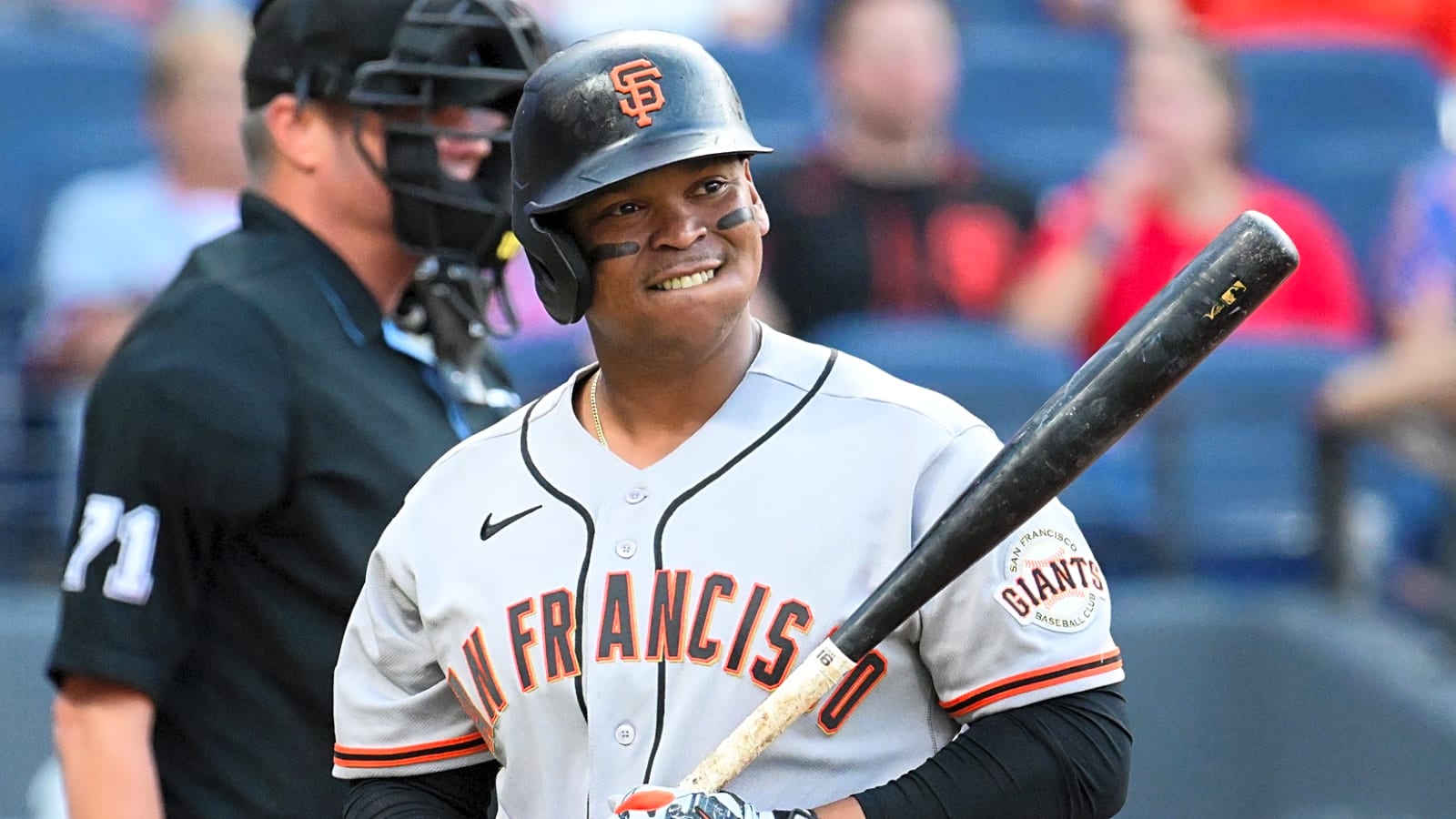 Rafael Devers hears boos, homers in return to Fenway Park